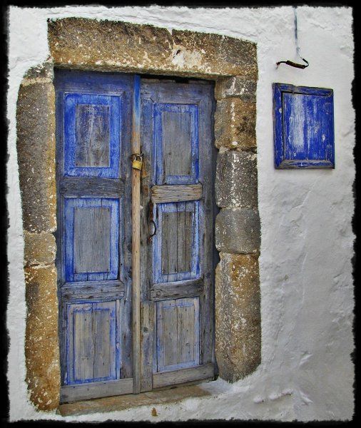 06-09-2013  Patmos:  Old door in Chora