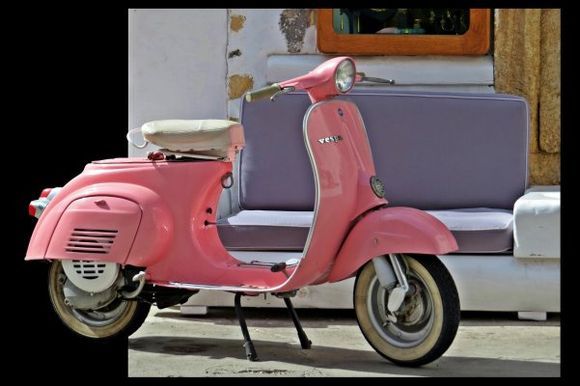 12-09-2017  Patmos: A pink Italian