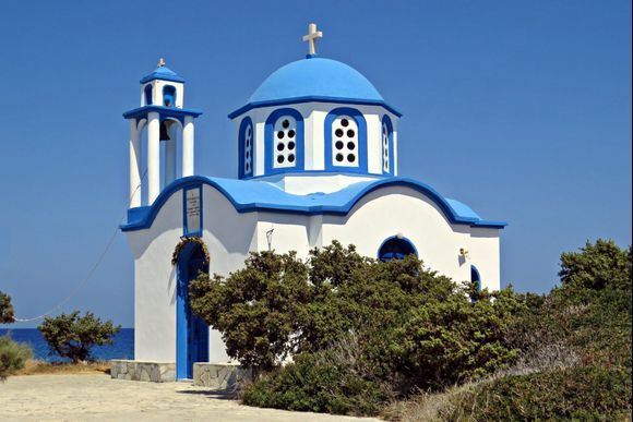 06-09-2018 Ikaria: Church at sea ....