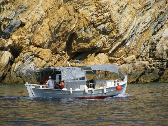 12-09-2018: Alonissos: Fisherman near to Alonissos