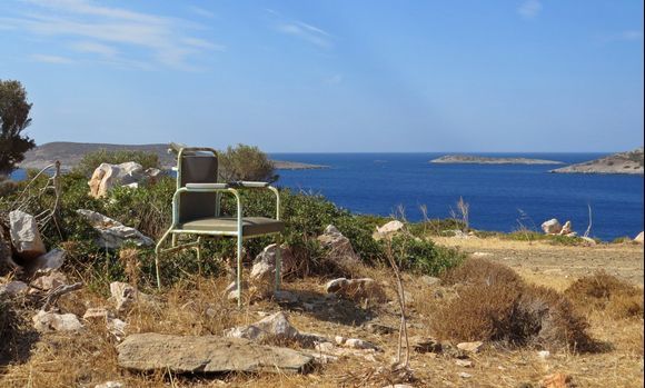 12-09-2018 Fourni: Just a chair with sea view ....