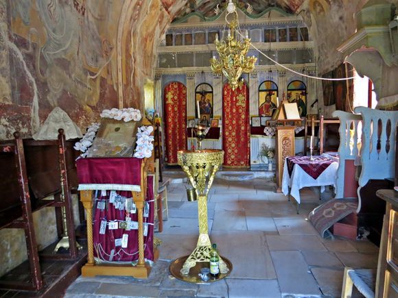 07-09-2018 Ikaria: Verry old small monasterychurch ....