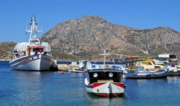 02-09-2017 Fourni: The wonderful small harbour of Fourni .....