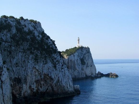 07-09-2010  Lefkas: Lighthouse at Cape Lefkatas