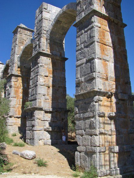 15-09-2011  Lesbos: Moria  Aquaduct  2