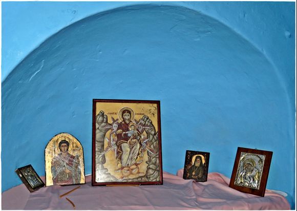 22-09-2020 Samos: Pythagorio ......Icons in a small chapel in monastery Panagia Spiliani on Samos