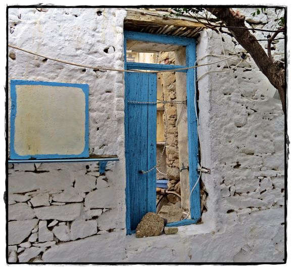 13-09-2019 Ikaria: Karkinagri .........Old building in Karkinagri 