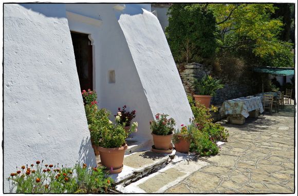 18-09-2019 Ikaria: A small entrance of a chapel from a monastery 