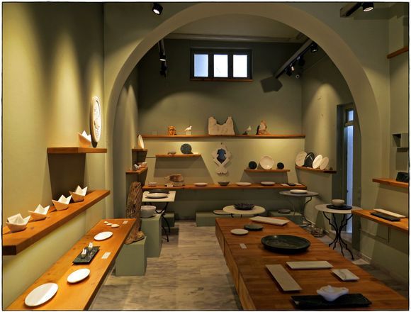 03-09-2022 Tinos: A small gallery in Pyrgos