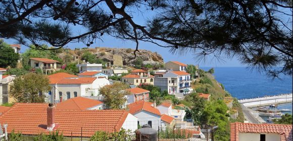 12-09-2019 Ikaria: Evdilos ....A view on a piece of Edvilos