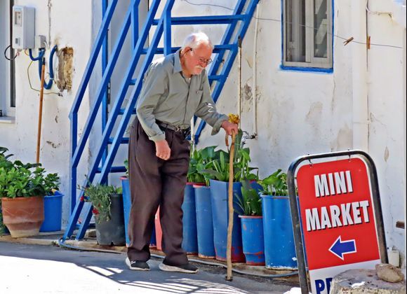14-09-2023 Crete: Mariou ........Looking for the mini market 😉