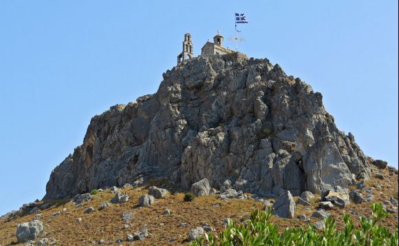 29-09-2021 Plakias: A church build on the rocks near Plakias (2)