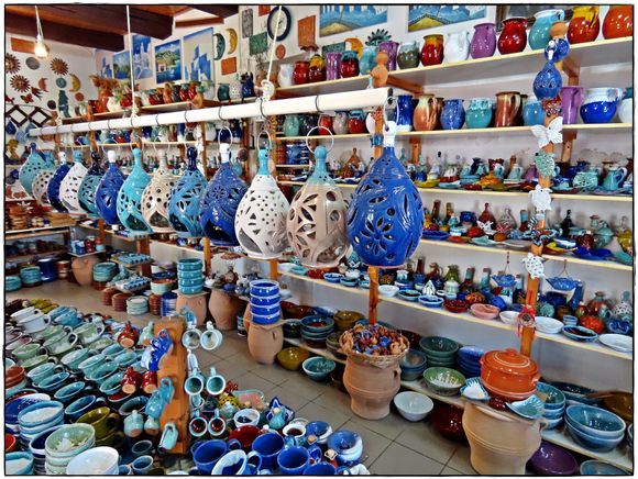 16-09-2023 Crete: Pottery shop in Kournas