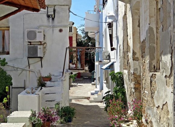 21-09-2019 Ikaria: Agios Kirikos .........Smal alley at Agios Kirikos
