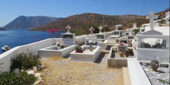 28-08-2020 Kalymnos: Emborio ......Graveyard with a beautiful view 