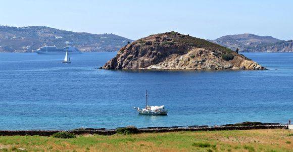 17-09-2022 Patmos: Three kinds of boats on the water in one shot :-)