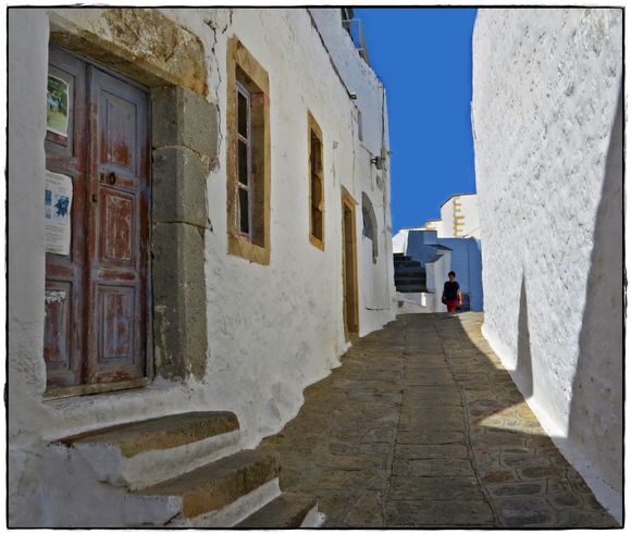 09-09-2020 Patmos: Chora  .......Small alley at Chora