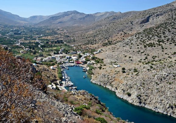 28-08-2020 Kalymnos: Vathy  ......The narrow bay of Vathy