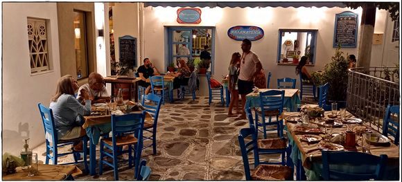 02-09-2022 Tinos: Tinos Town .............Finished eating