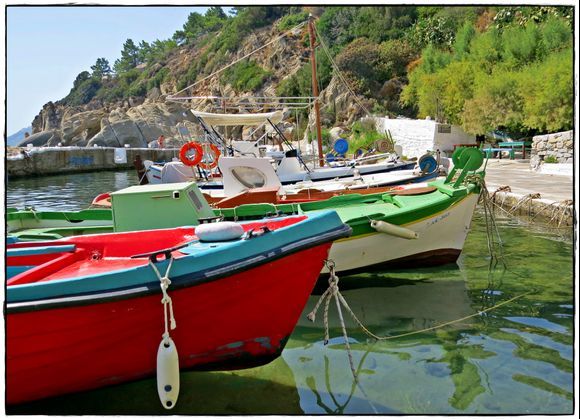 17-09-2020 Ikaria: Magganitis .......The small harbor of Magganitis