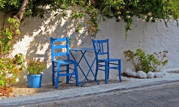 21-09-2020 Samos: Pythagorio .......Take a seat  ;-)
