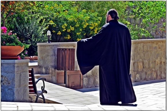 19-09-2022 Patmos: Monastery Evangelismos .........Pope with big sleeve