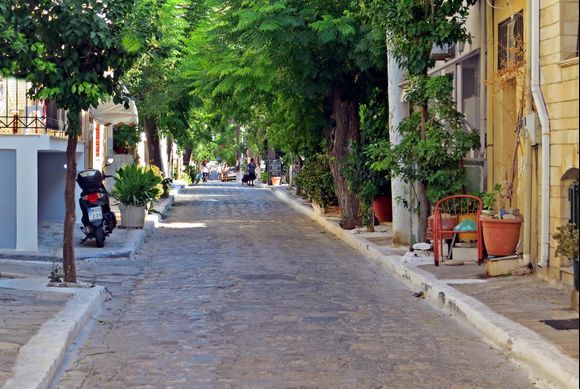 10-09-2019 Samos: Pythagorio ...... Streetlive in Pythagorio   ;-)