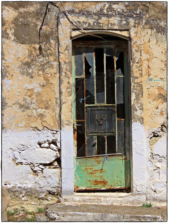 16-09-2023 Crete: Kournas .........Just an old door