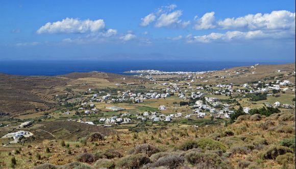 06-09-2022 Tinos .......A piece of the landscape in Tinos. Behind you can see Tinos Town en the outlines of Mykonos