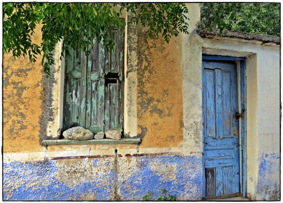16-09-2020 Ikaria: Manganites ......... Old door and window