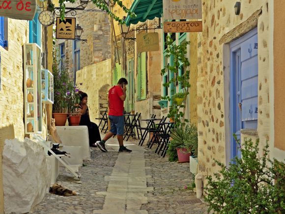 13-09-2022 Syros: Ano Syros .........Strolling around in the streets of Ano Syros