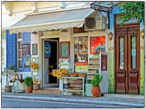 09-09-2019 Samos: Pythagorio....Just a shop in Pythagorio