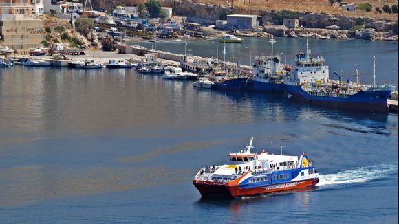 29-08-2020 Kalymnos: Arrival catamaran at harbour Pothia
