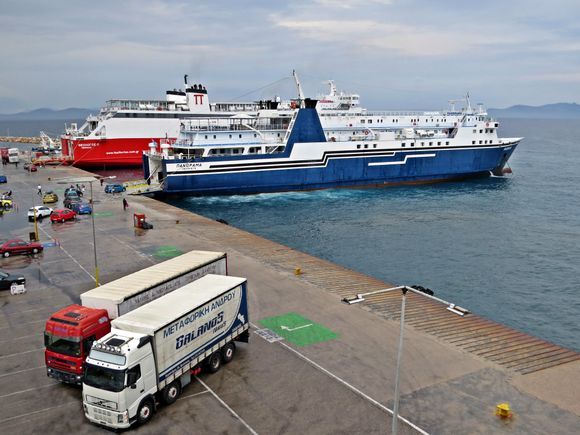 24-08-2022: Waiting in the port of Rafina for the departure of the ferry to Andros
