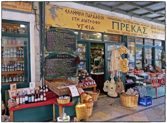 14-09-2022 Syros: Ermoupolis .........Beautiful old shop with local products