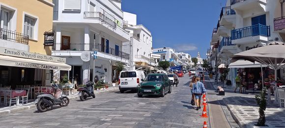 08-09-2022 Tinos: The street to the Holy Church of the Virgin Mary Evangelis at Tinos Town