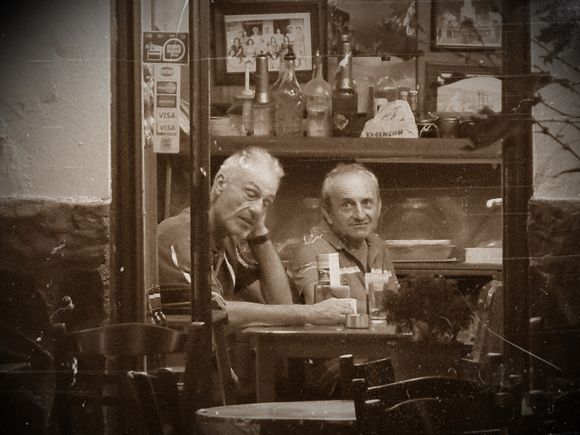 09-09-2018 Fourni: In  the kafeneion    I tryed to make an old atmosphere into the photo