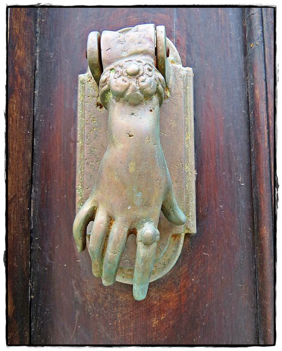 09-09-2021 Rethymno: A nice door knocker in Rethymno town