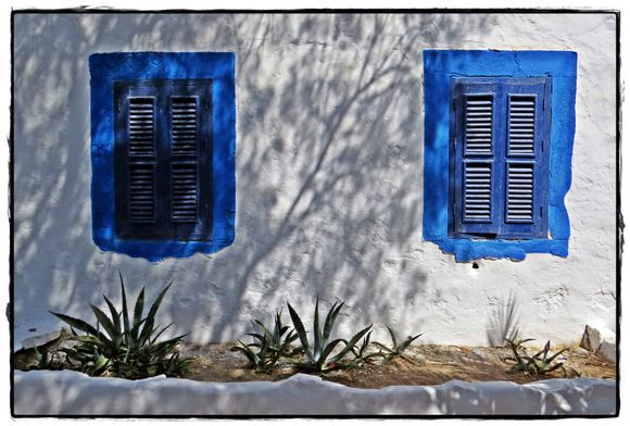 03-09-2020 Patmos: Livadi Geranou ........Twin windows 