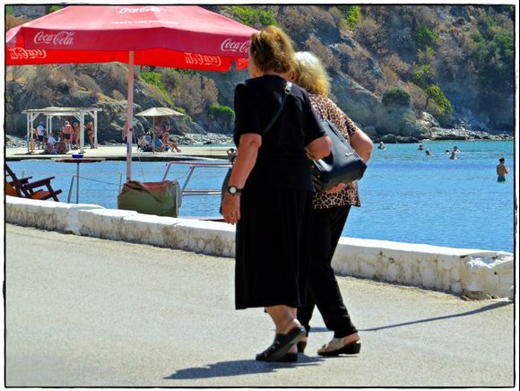 11-09-2022 Syros: Kini ......Time for a swim 😉
