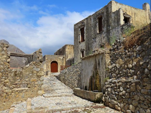 10-09-2023 Crete: Old Monastery near Preveli