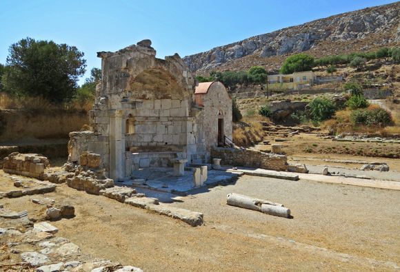 29-08-2020 Kalymnos: Old ruin and old church near Pothia