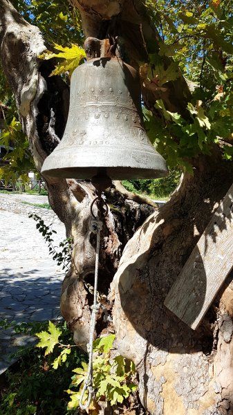 Ano Skotina, Olympos
church bell in tree