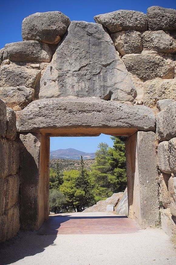 The lion gate in Mycenae - a look through it.