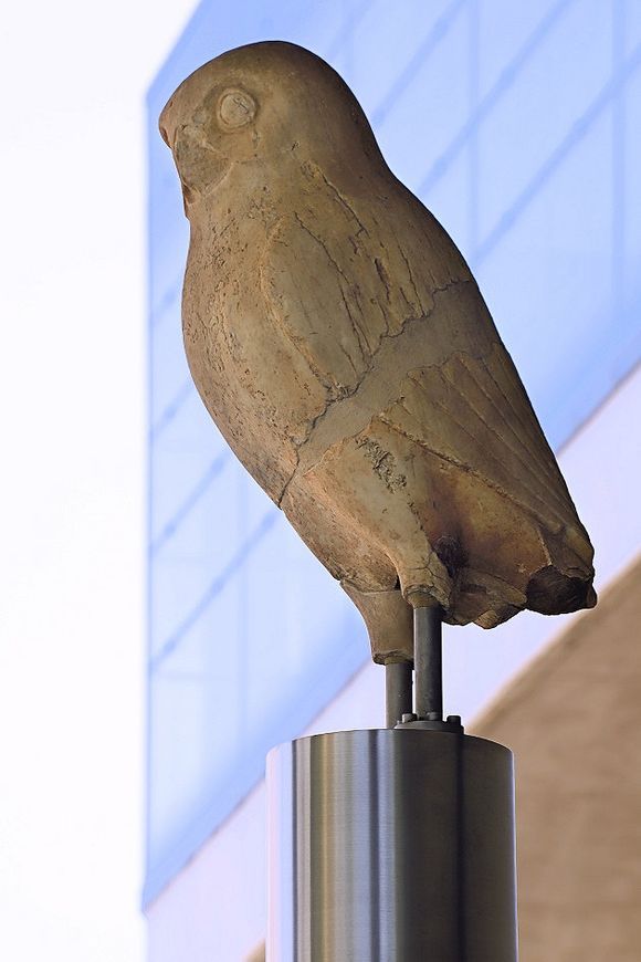 Athens owl in front of the entrance area of the Acropolis Museum