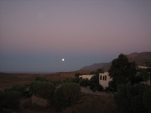 moonset on sunrise over Vritomartis