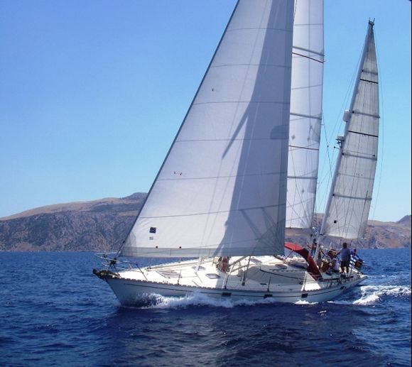 yacht reaching hydra channel
