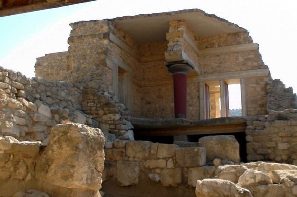 tour of the Palace of Knossos