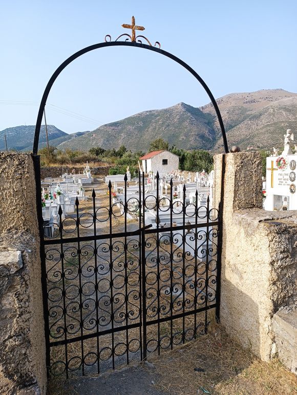 Small cemetery of Skoutari 