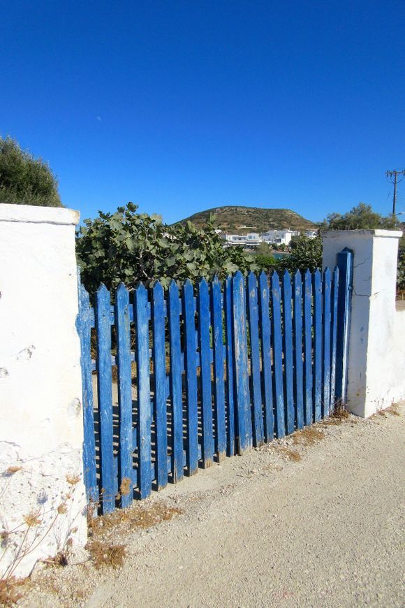 Blue gate (Pollonia, Milos)